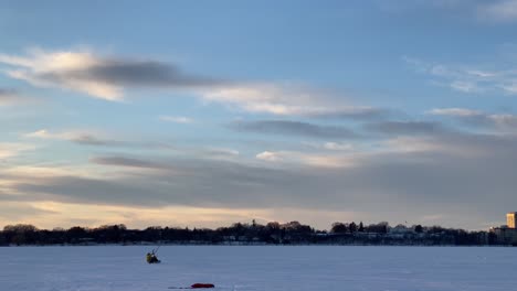 Deporte-De-Invierno-Extremo,-Cometa-De-Nieve-Sobre-Un-Lago-Congelado-Minneapolis