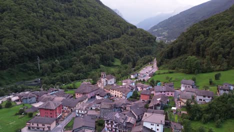 the mountain houses in fiumenero can be a different way to travel