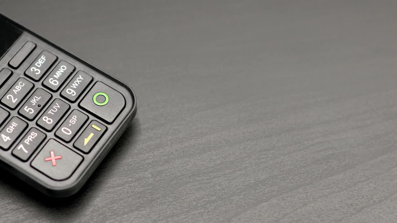 터미널에서 pin 코드를 입력합니다. 가게에서 신용카드 터미널을 사용하여