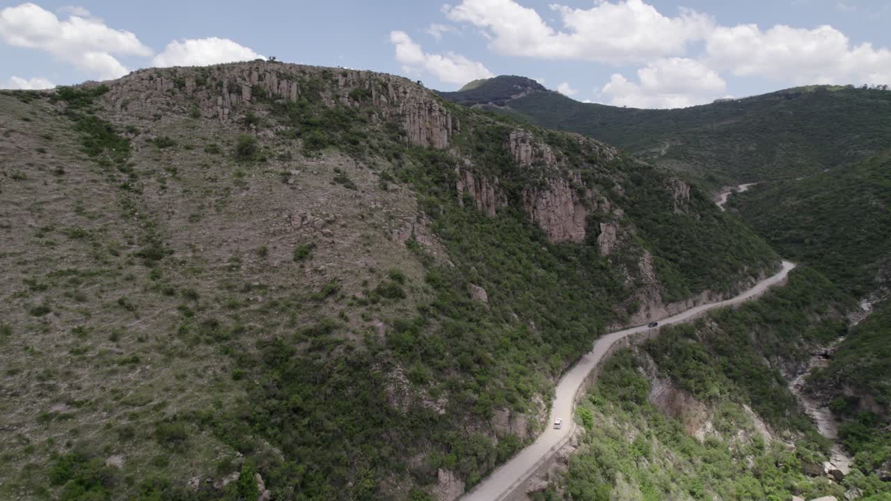 시골 도로 의 공중 촬영