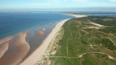 panorama de la playa pública de vrouwenpolder en la provincia holandesa de zelanda