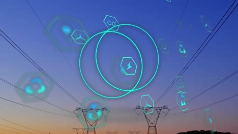 animación de círculos de alcance que se mueven con iconos eco sobre pilares eléctricos de fondo