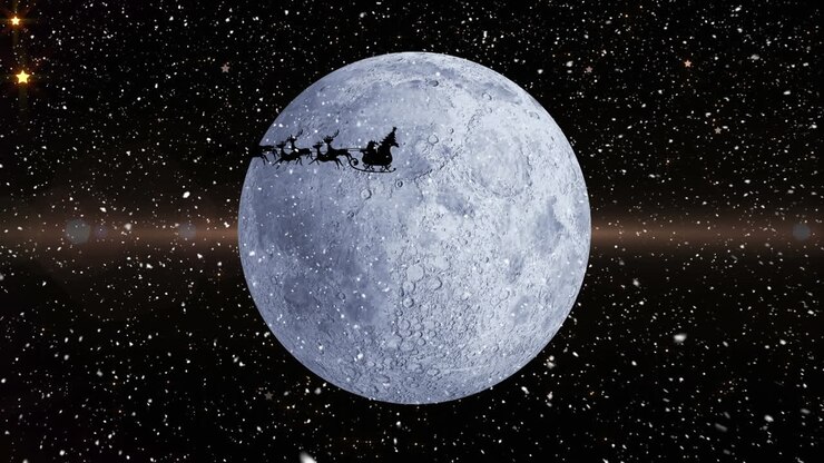 Neve caindo sobre o Papai Noel em um trenó puxado por renas contra a lua e estrelas brilhantes.