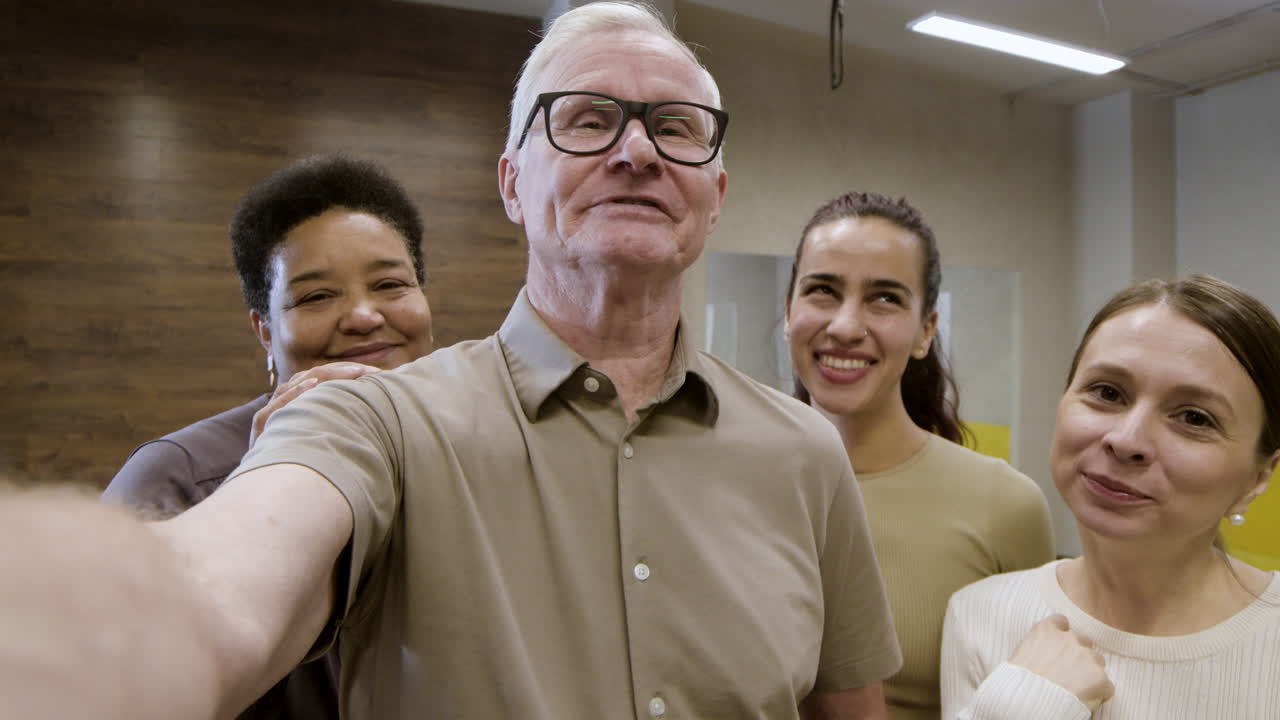 estudiantes en lección de swing