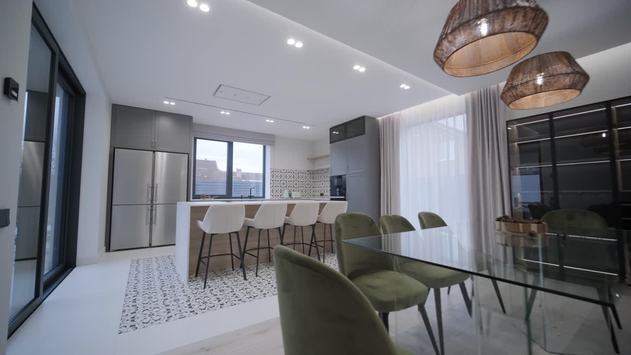 video de diseño y decoración de habitaciones interiores moderno estilo minimalista sala de estar y comedor apartamento estudio.