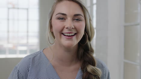 portrait-of-happy-young-blonde-woman-looking-at-camera-laughing-cheerful-enjoying-positive-independent-lifestyle