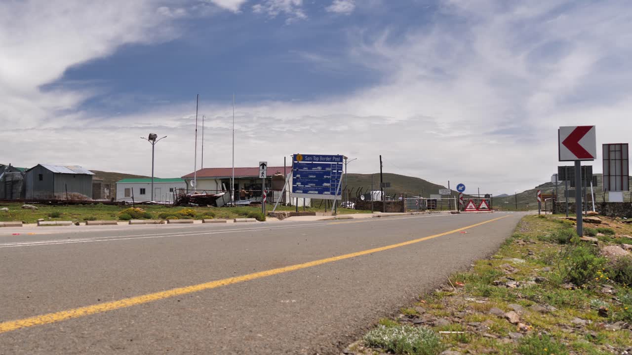 sani top border post, sani pass lesotho africa에서 많은 조치를 취하지 않음