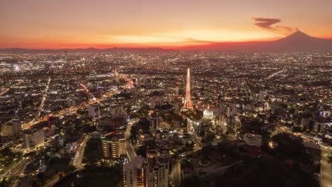 Hyperlapse-of-the-city-lights-of-Puebla,-Mexico-at-the-sunset