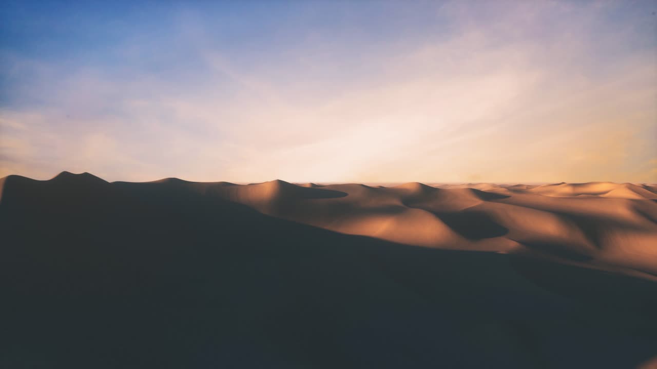las dunas del desierto al atardecer