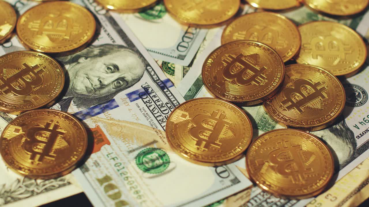 bitcoins brillantes con dólares