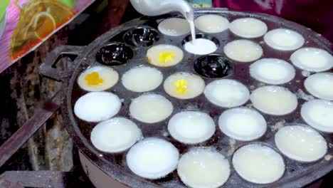 making thai roti dessert