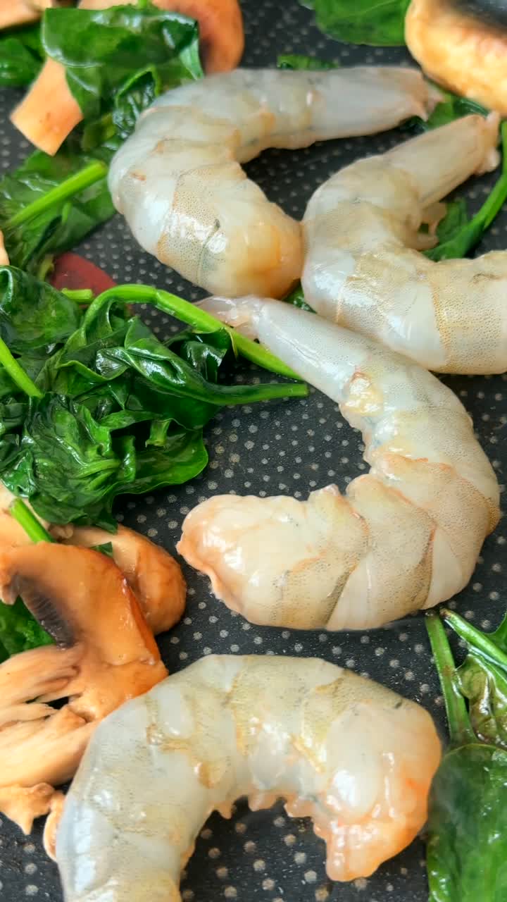 Cooking Shrimp with Spinach and Mushrooms