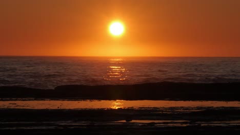 Die-Sonne-Geht-über-Dem-Meer-An-Der-Ostküste-Australiens-Auf