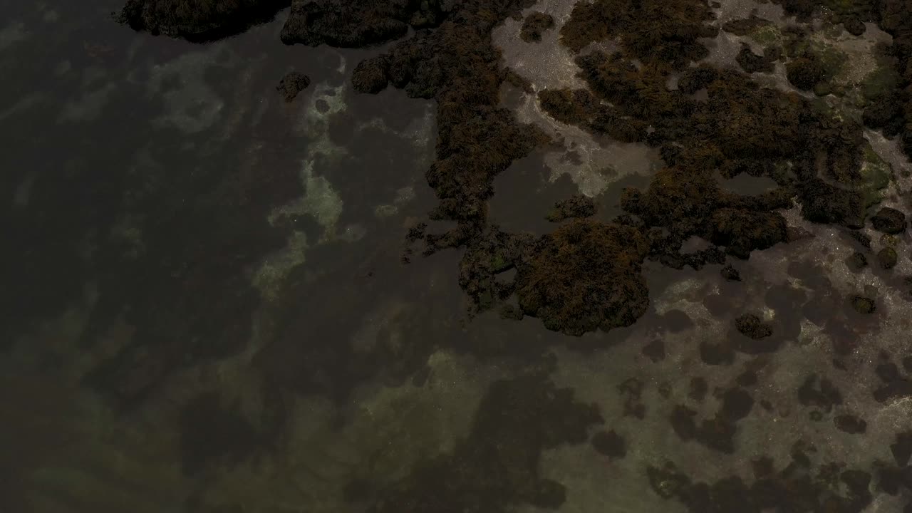 Letecký pohled z pobřeží Islandu.