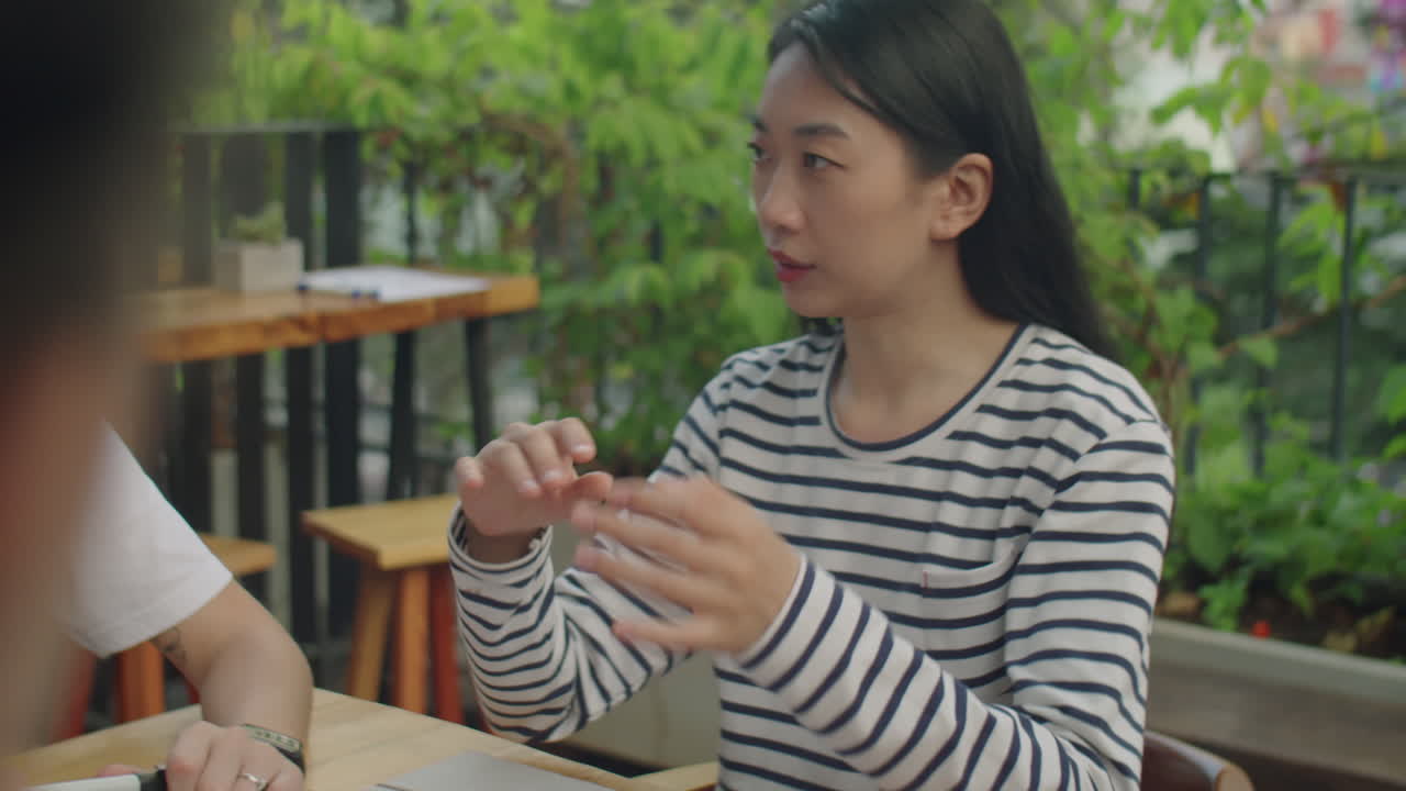 회의에 참석한 사람들