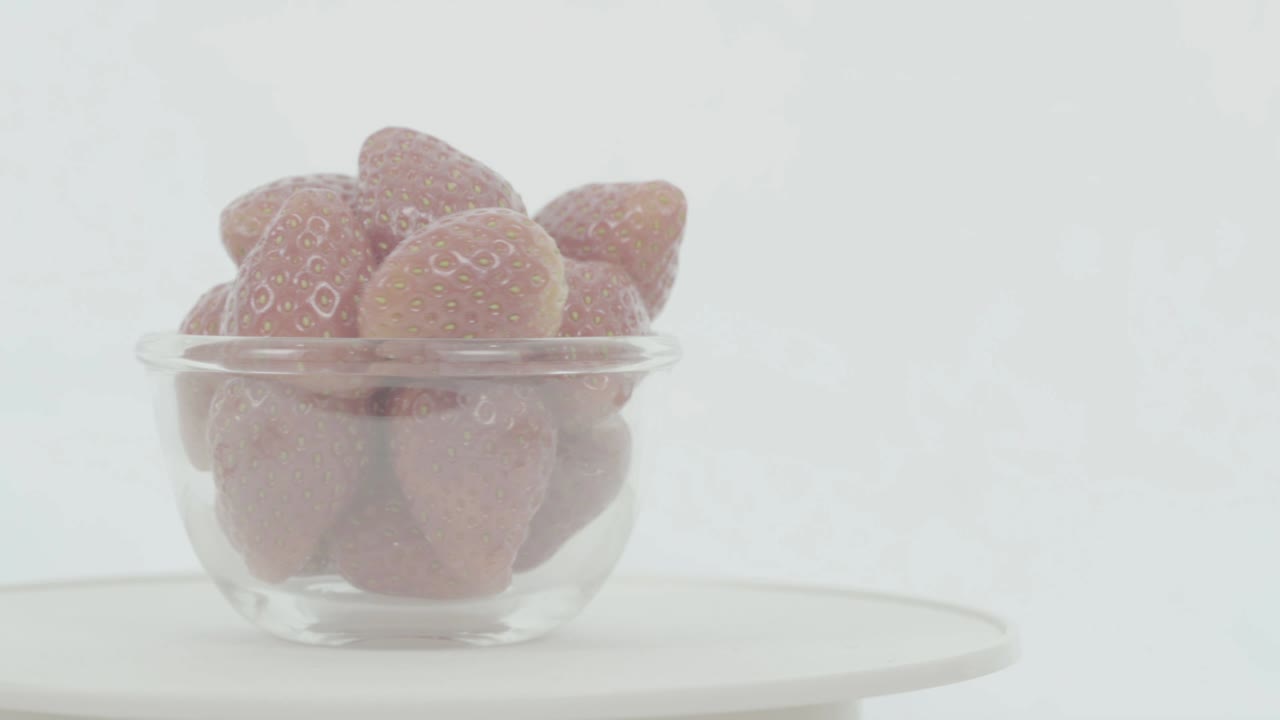 신선한 은 딸기 그, 그 회전, 분류되지 않은