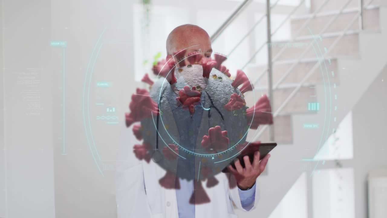 animación de una célula de covid-19 sobre un médico masculino de alto nivel que usa una tableta y usa una máscara facial