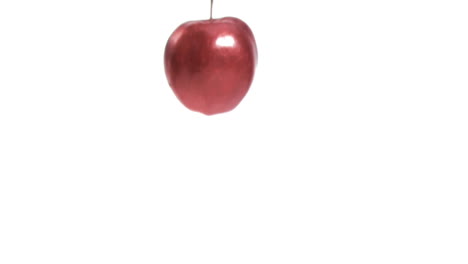 Apple-falling-down-in-super-slow-motion