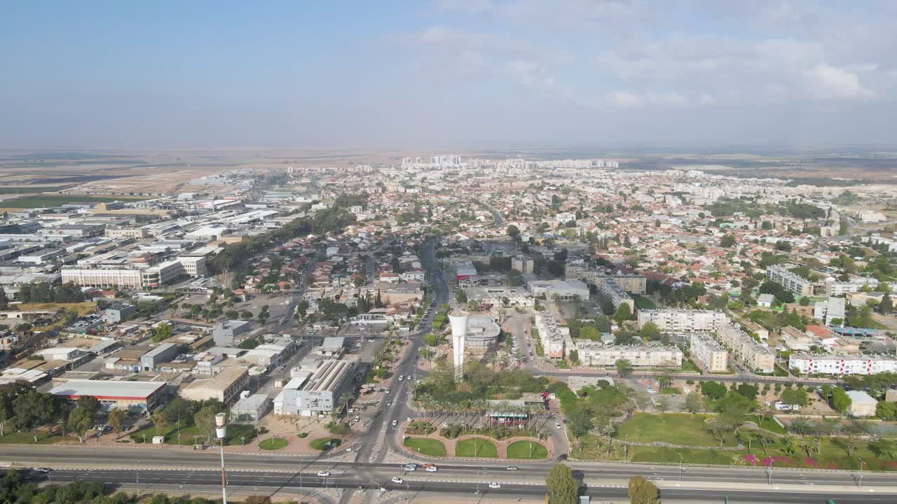 disparo de inclinación aérea sobre la ciudad de netivot, israel