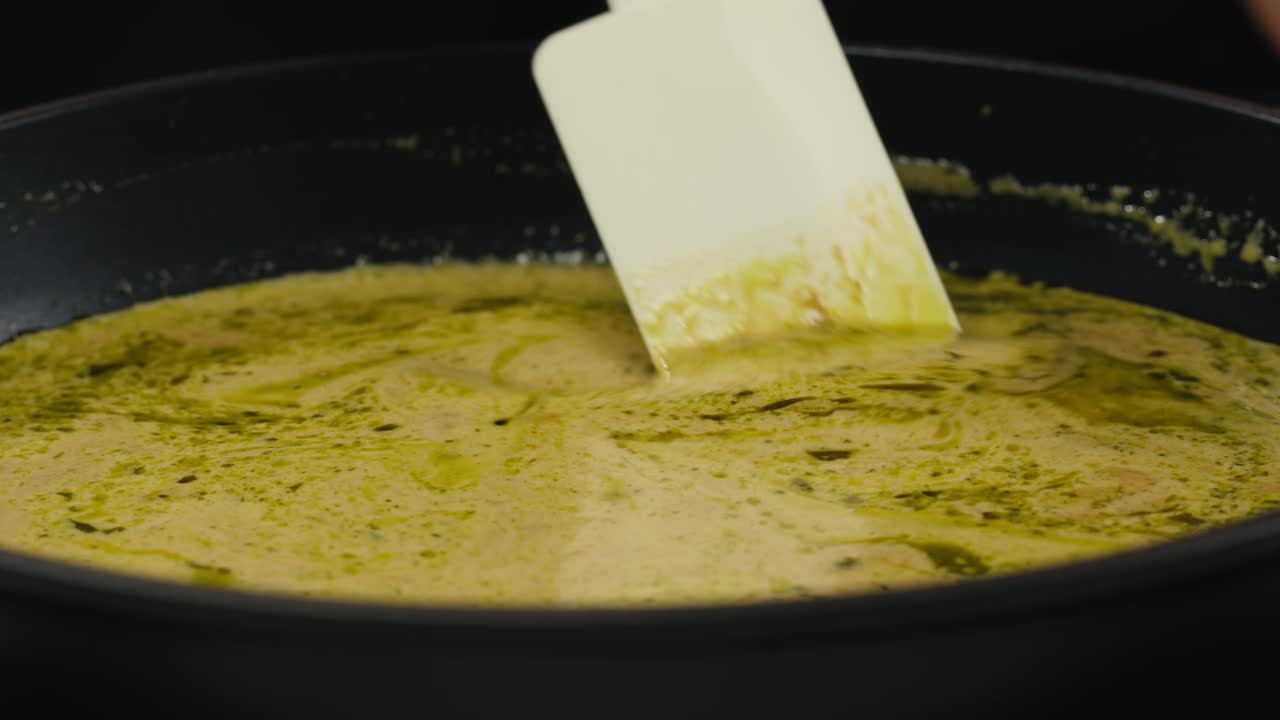 Cooking pesto sauce
