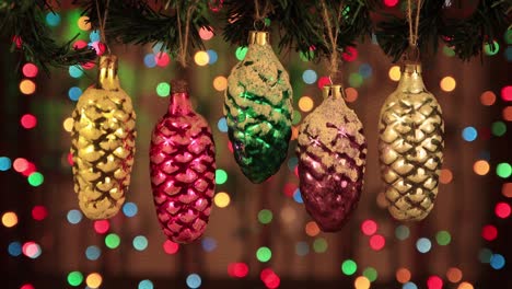 christmas decoration, vintage pine cones wiggle.