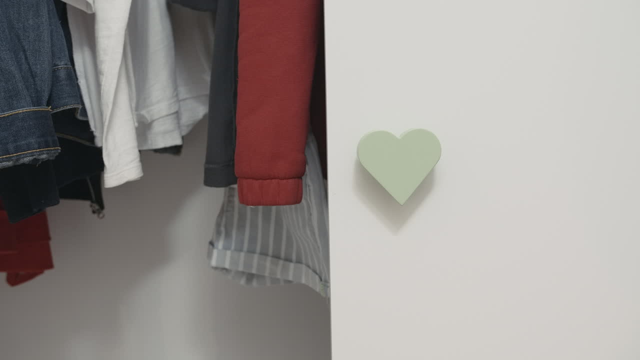 옷장 안에 있는 옷