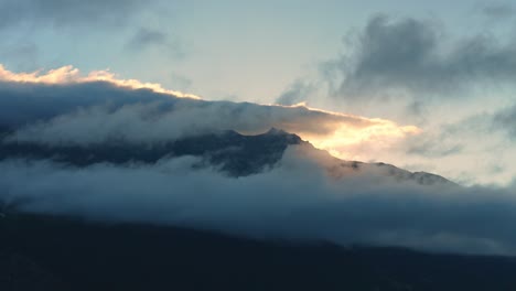 experience the breathtaking beauty of a sunrise over the french alps in this stunning timelapse video