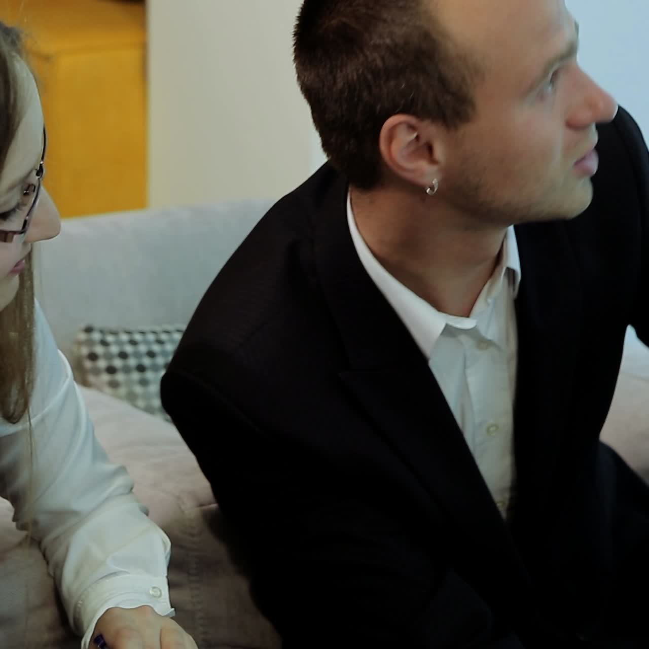 회의에서 비즈니스 팀과 매니저