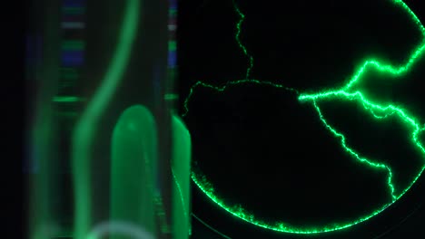 fondo abstracto con triángulos de neón. formas y líneas geométricas de neón