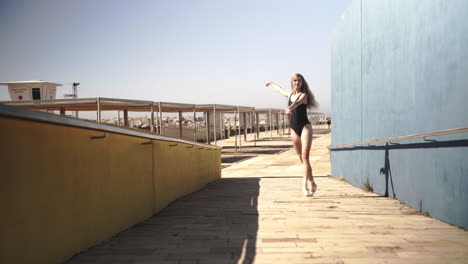 Free-flow-dancing-ballet-Barcelona-Spain-street