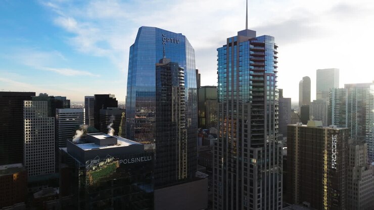 Céu limpo sobre Denver em vista matinal