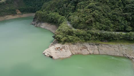 Nivel-Bajo-Del-Agua-Del-Lago-Aéreo