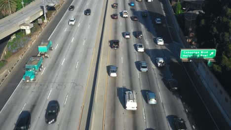 seguimiento de autos en la autopista de hollywood