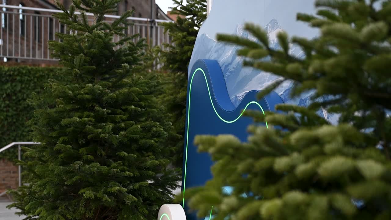 navidad temática de nieve cerca de kings cross dentro del patio de gotas de carbón, londres, reino unido
