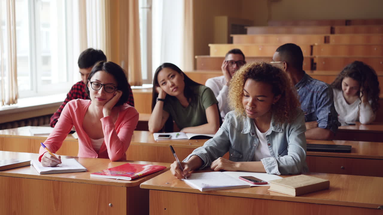 교실 환경에서의 학생들