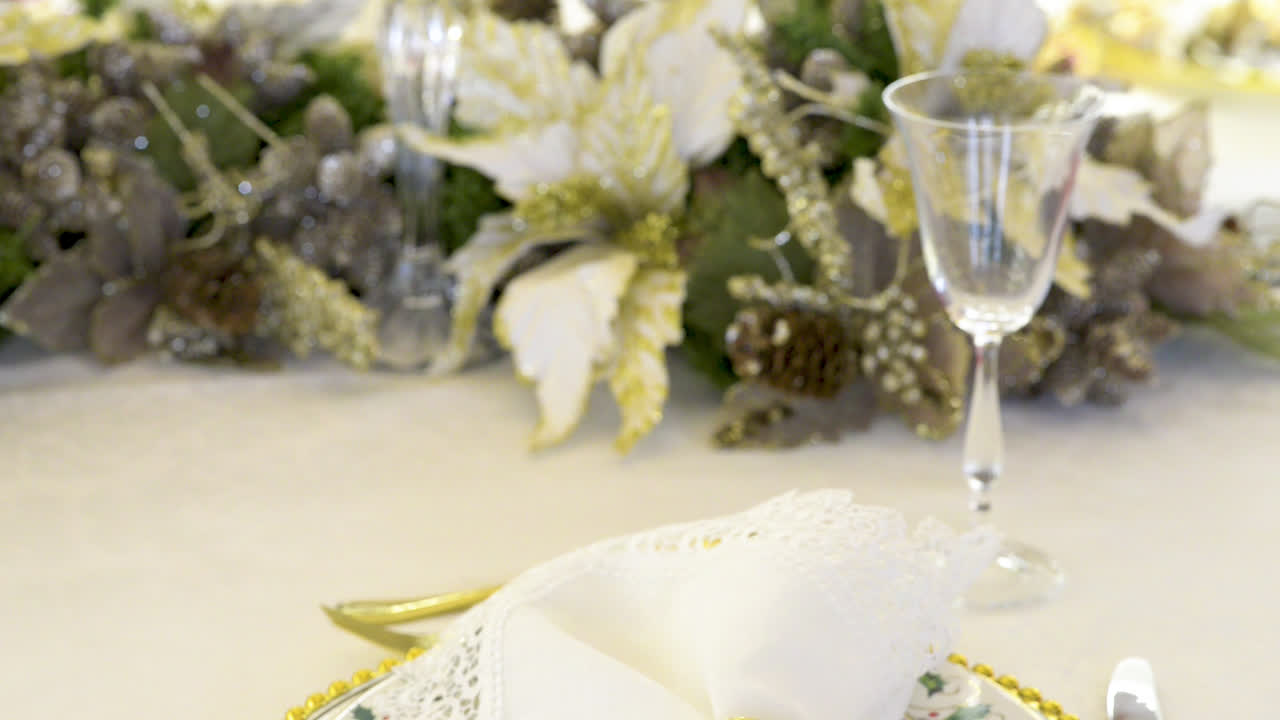 mesa decorada para las vacaciones de navidad. avión panorámico