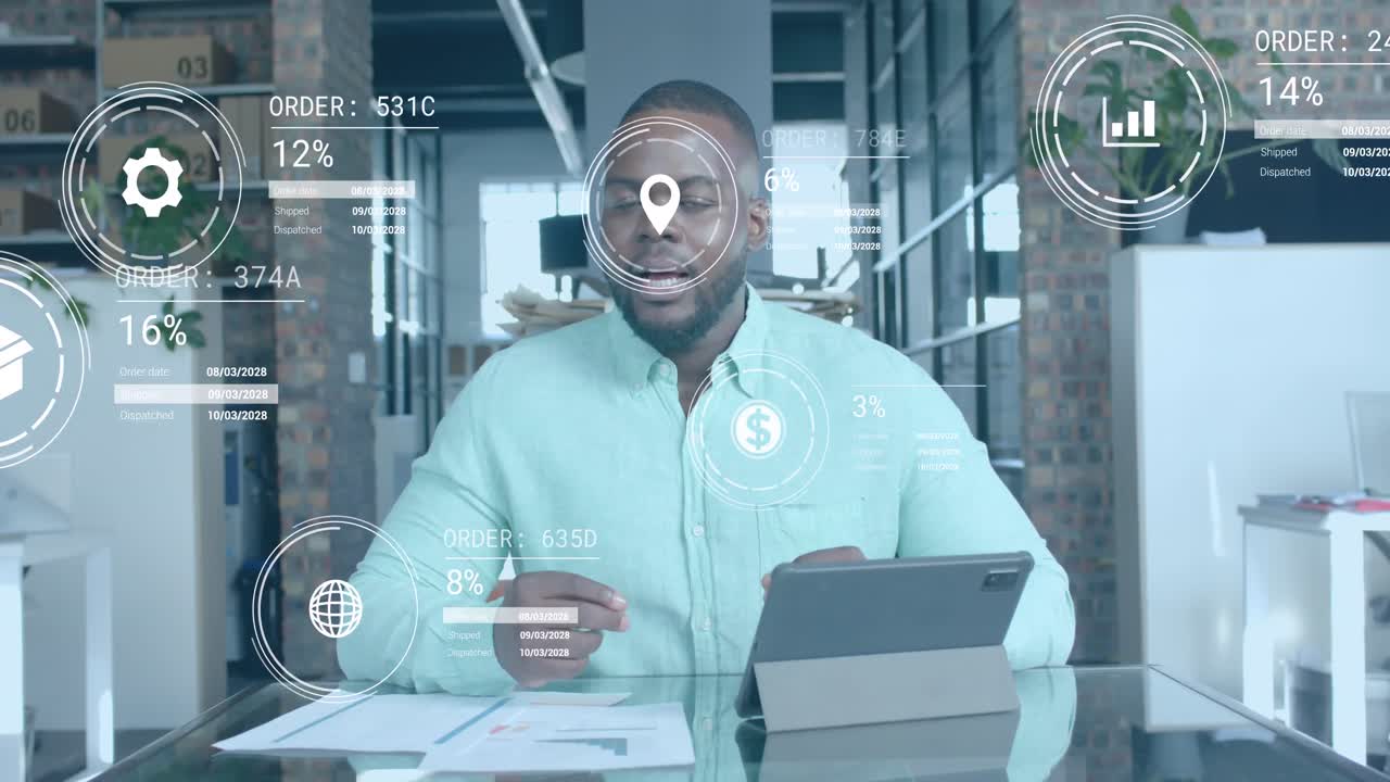 iconos de los medios de comunicación y el procesamiento de datos sobre afroamericano casual hombre de negocios que tiene una videollamada
