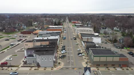 Centro-De-Durand,-Michigan-Drone-Bajando