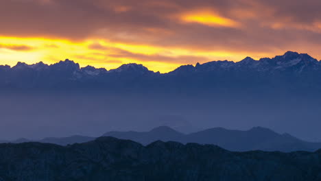 Amanecer-En-El-Parque-Nacional-Picos-De-Europa,-Asturias,-España