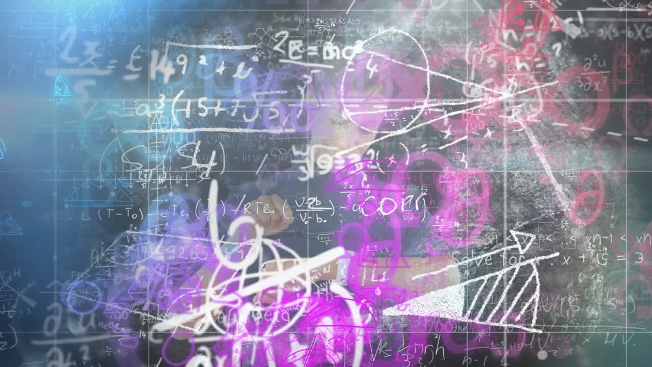 animación de ecuaciones matemáticas sobre una mujer caucásica comprobando un reloj inteligente.