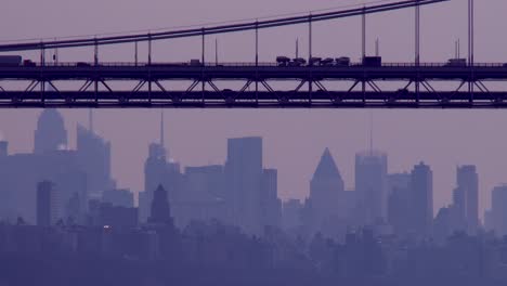 Die-George-Washington-Bridge-Verbindet-New-Jersey-Mit-New-York-State-Mit-Der-Skyline-Von-Manhattan-4