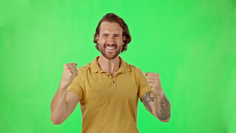 ganando, pantalla verde y el rostro del hombre aislado