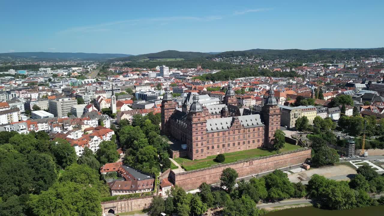 Città in Germania, Aschaffenburg dall'alto con castello, Baviera