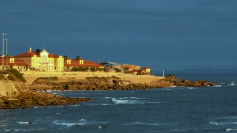 playa de carcavelos y el hospital de santana en portugal