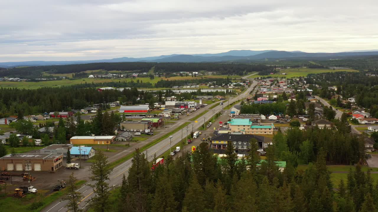 casa de 100 millas: una perspectiva aérea de una joya histórica en el corazón de columbia británica