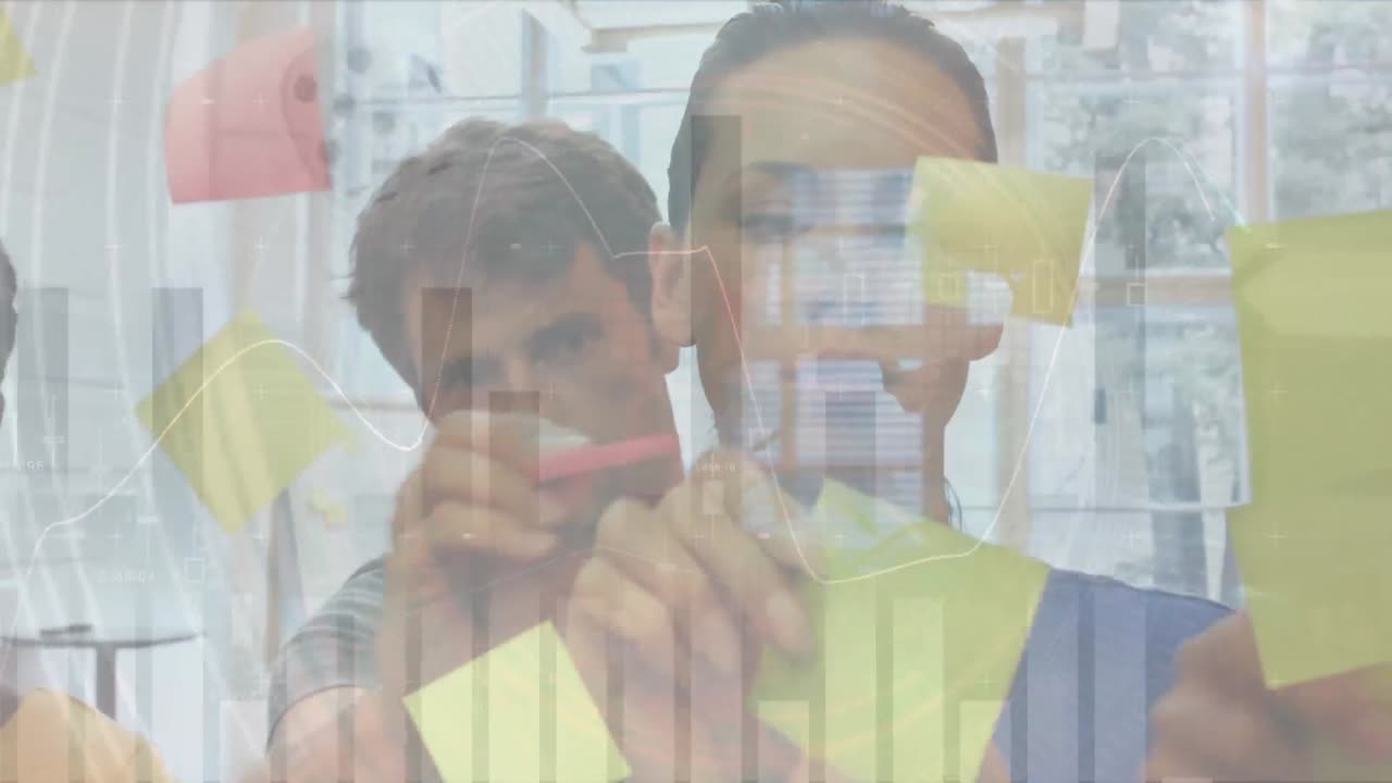 animación del procesamiento de datos sobre diversas personas de negocios en la oficina