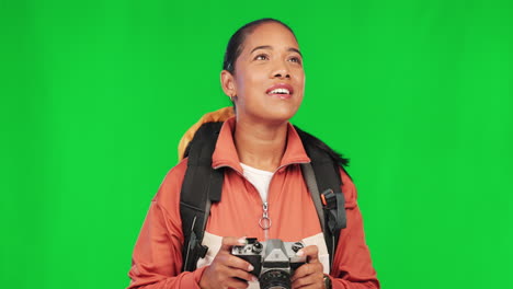 mujer, senderismo y pantalla verde con aventura