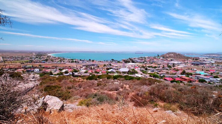 Vista panoramica dall'alto sulla Baia di Saldanha sulla costa occidentale del Capo, Sudafrica