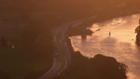 Newry-River-Vom-Aussichtspunkt-Flagstaff-Auf-Dem-Fathom-Hill