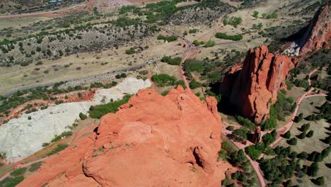 科羅拉多斯普林斯 (colorado springs) 的天花園 (garden of the gods) 位於美國科羅拉多州